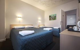 Kiwi International Hotel